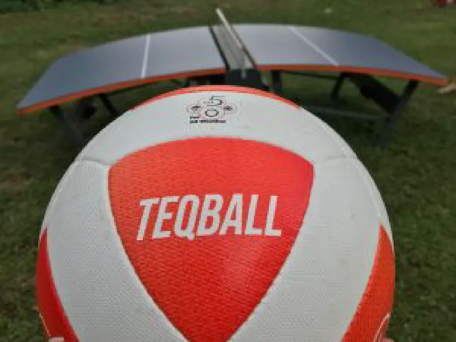 Tavolo da teqball con pallone ufficiale a Gussago